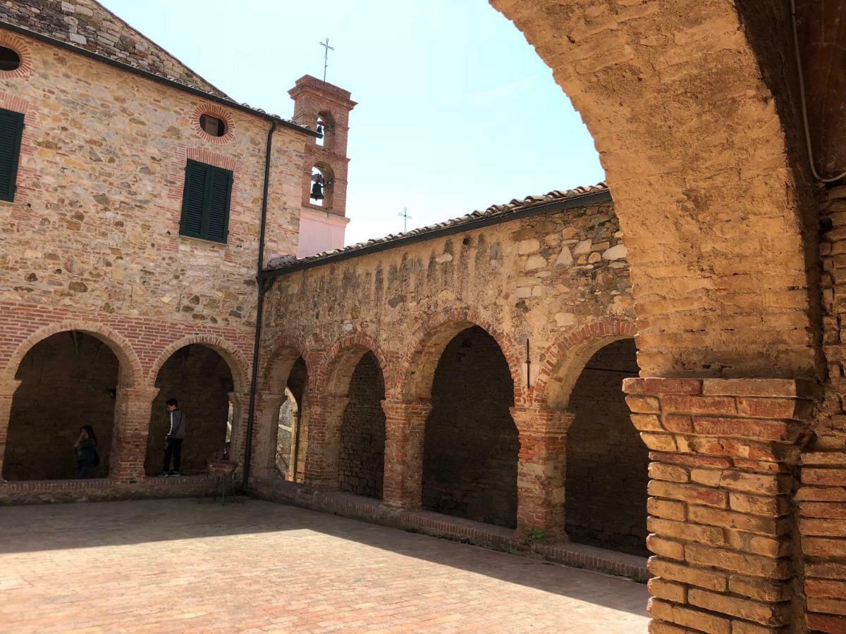 苏韦雷托La Casa Nel Castello E Il Giardino Segreto别墅 外观 照片